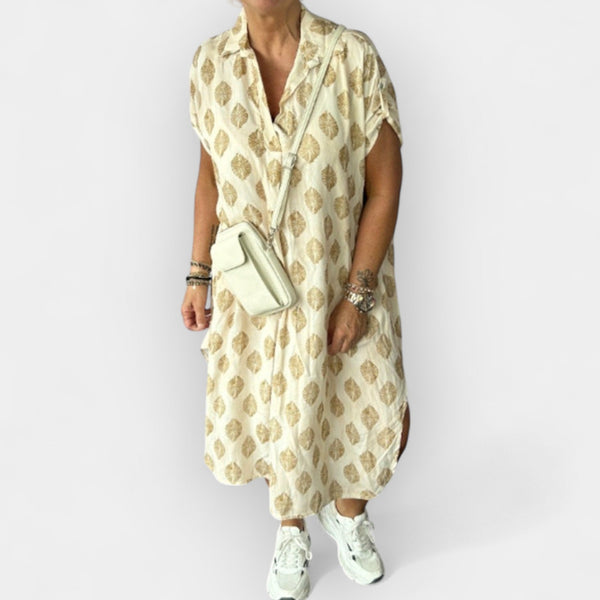 Καλοκαιρινό φόρεμα με λαιμόκοψη και ανάλαφρη γραμμή