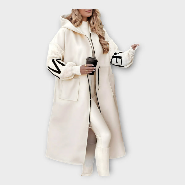 Κομψό Μακρύ Παλτό με Μοντέρνες Λεπτομέρειες