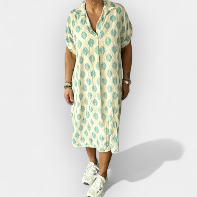 Καλοκαιρινό φόρεμα με λαιμόκοψη και ανάλαφρη γραμμή