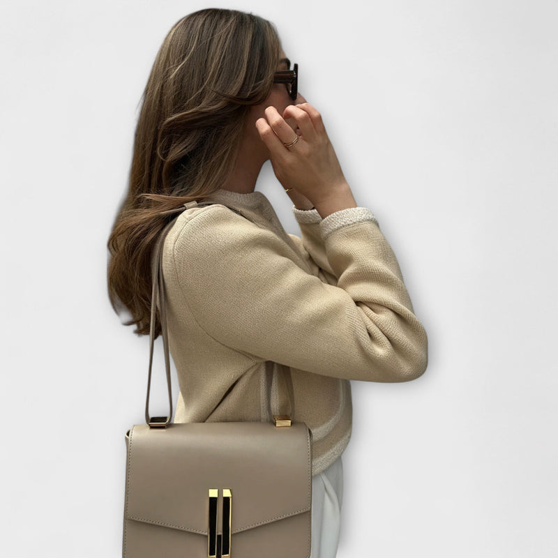 Κλασική ζακέτα με διακοσμητικές τσέπες