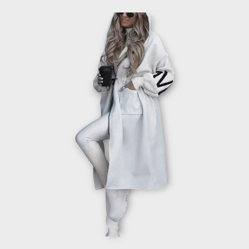 Κομψό Μακρύ Παλτό με Μοντέρνες Λεπτομέρειες